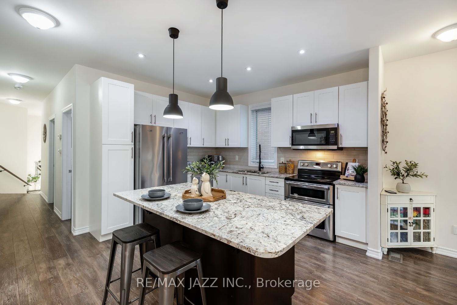 6 Colville Avenue