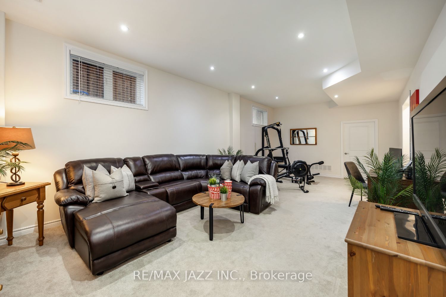 6 Colville Avenue