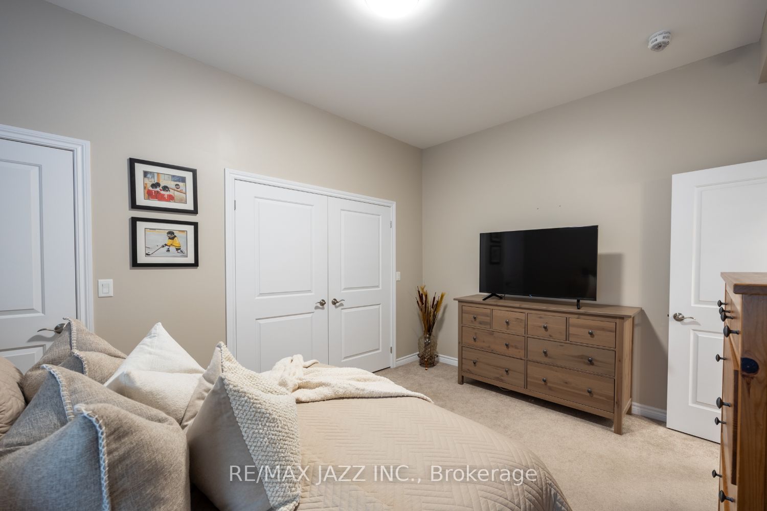 6 Colville Avenue