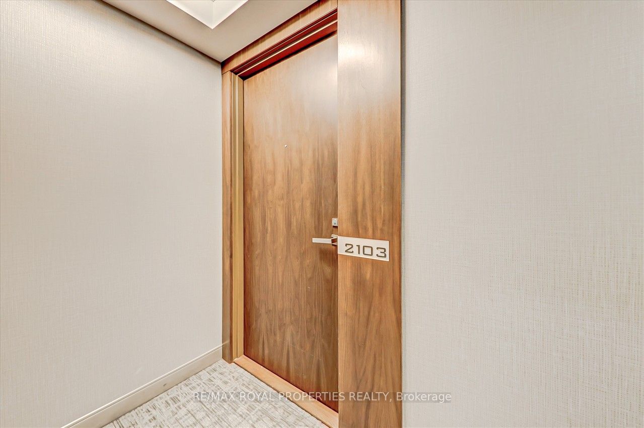 255 Village Green Sq, #2103