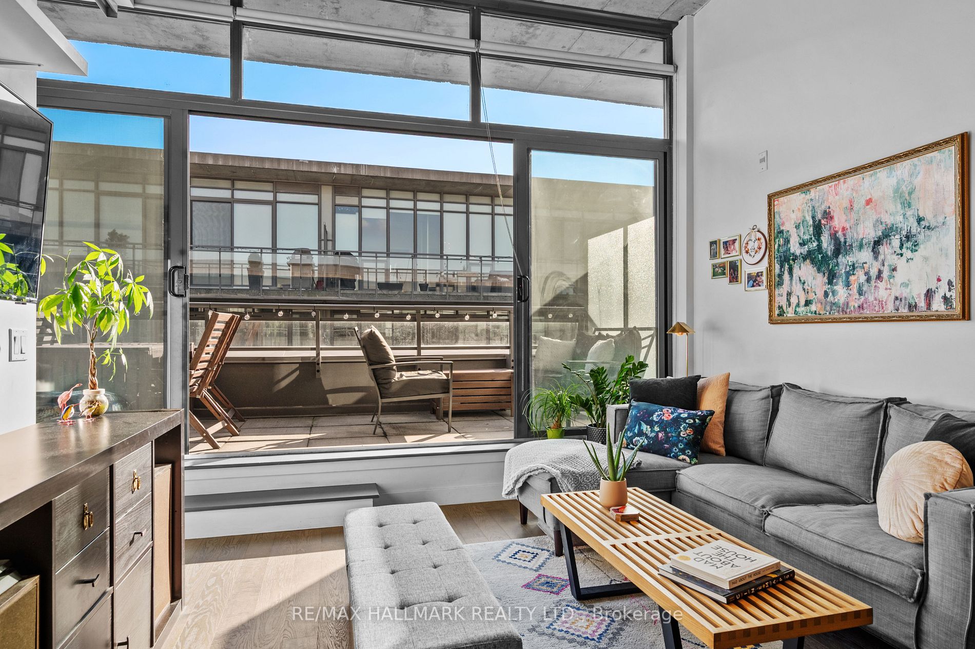 90 Broadview Avenue, #820