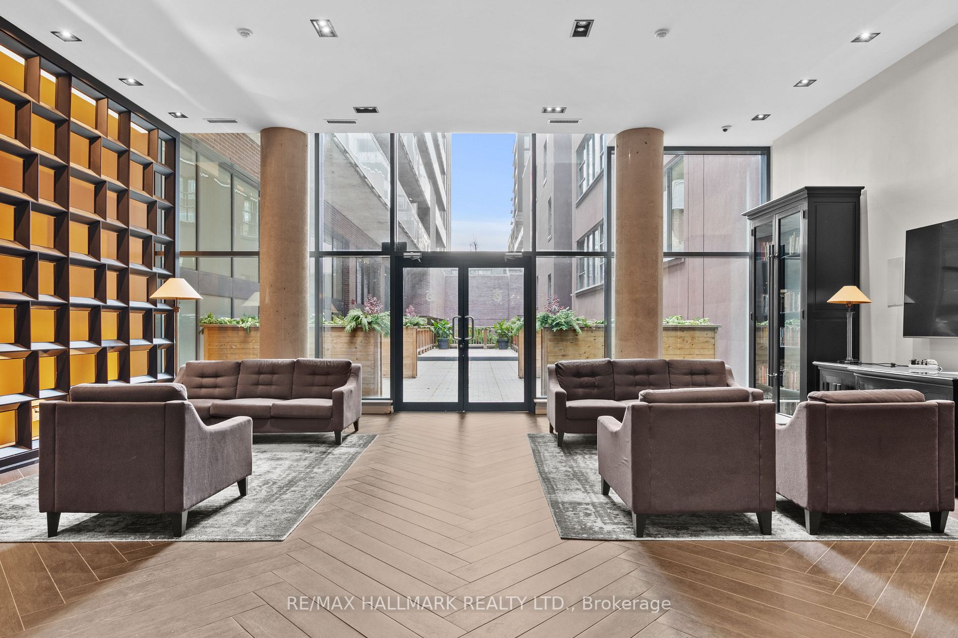 90 Broadview Avenue, #820