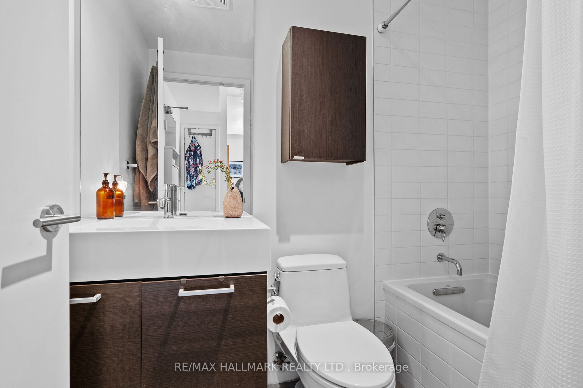 90 Broadview Avenue, #820