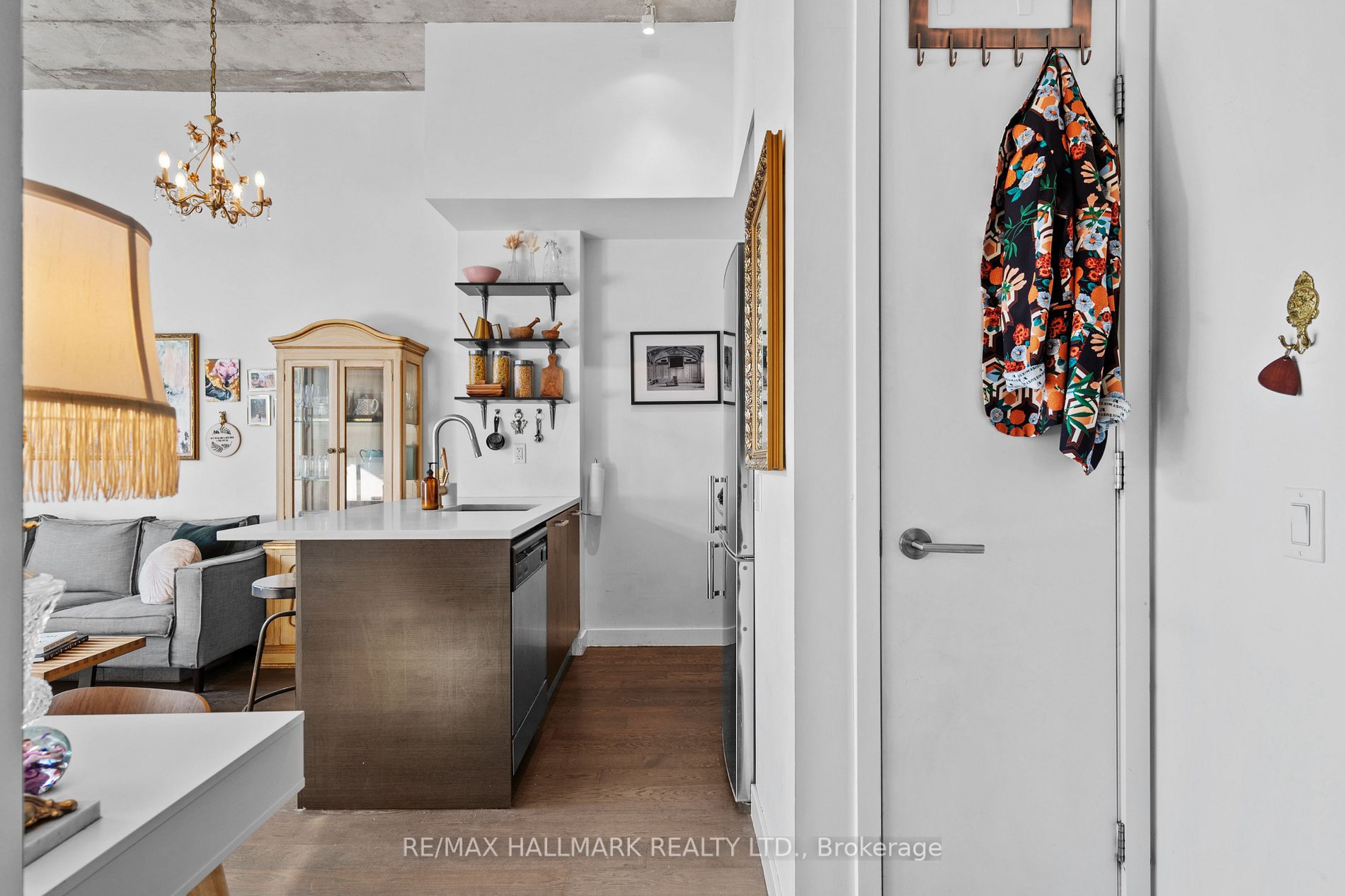 90 Broadview Avenue, #820