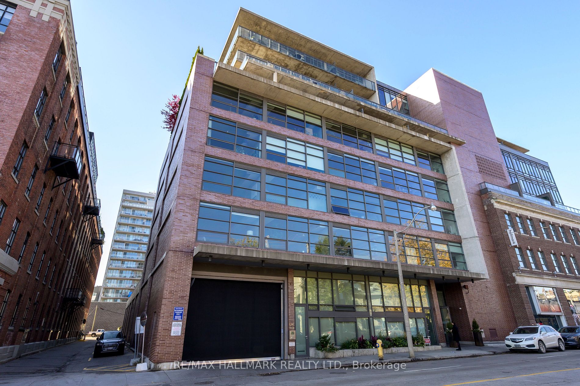 90 Broadview Avenue, #820