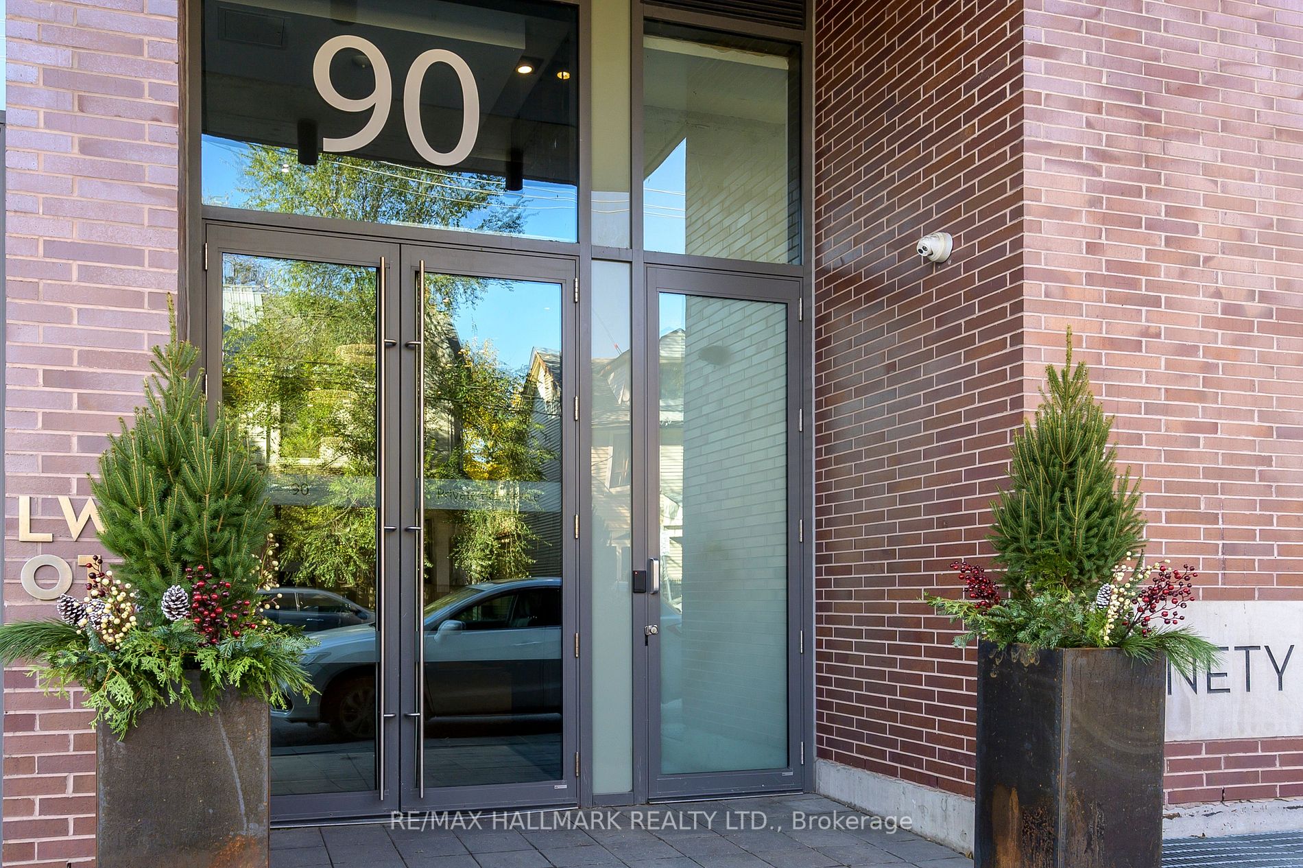 90 Broadview Avenue, #820