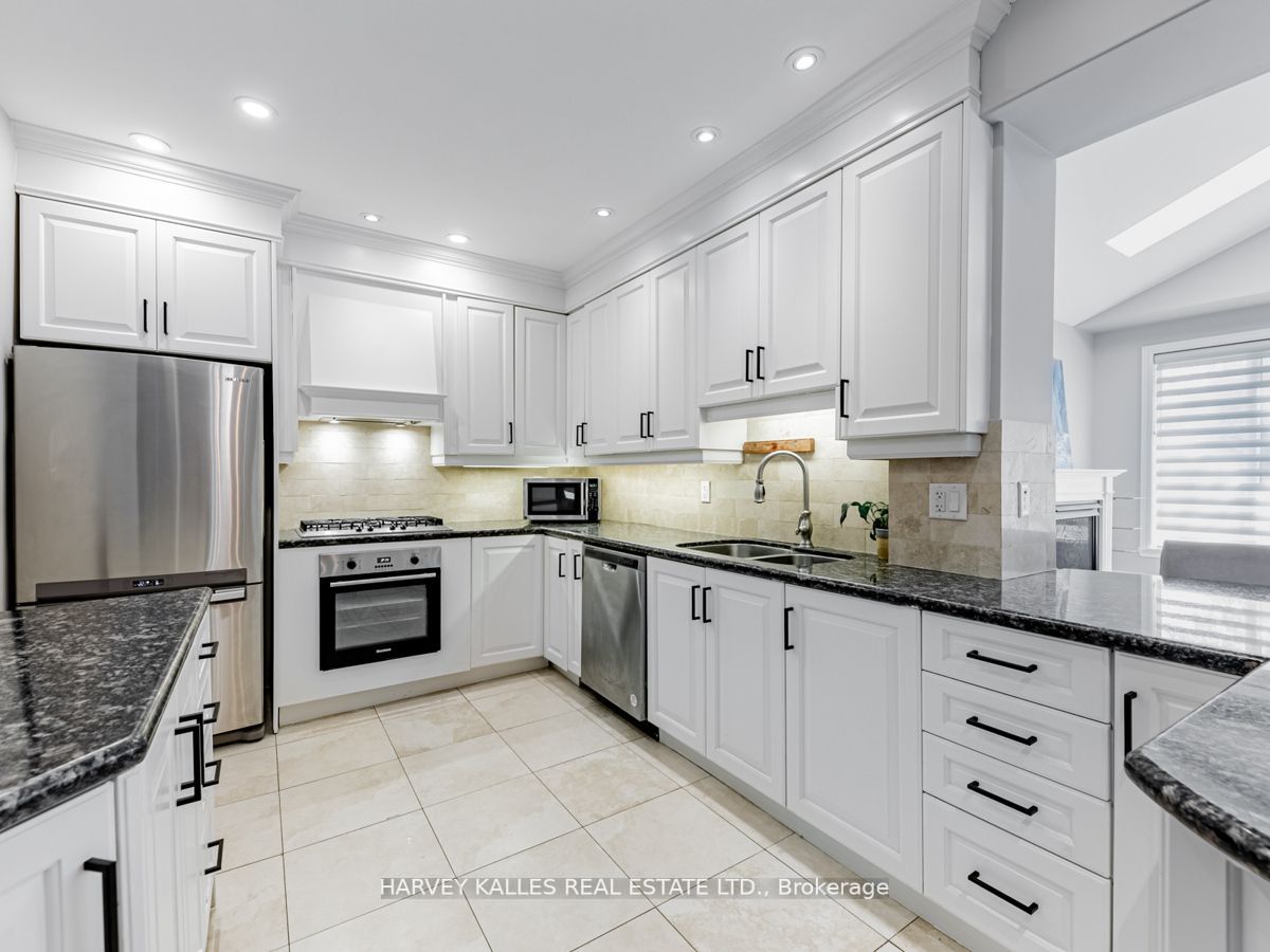 6 Kildonan Dr