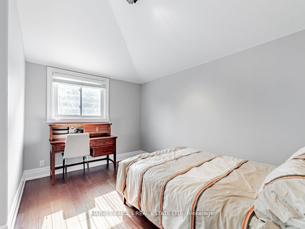 6 Kildonan Dr