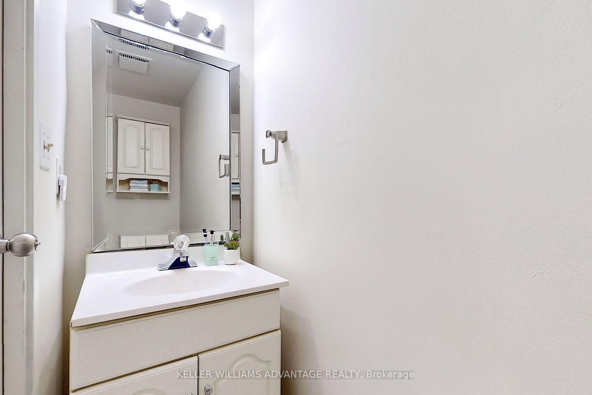 55 Collinsgrove Rd, #212