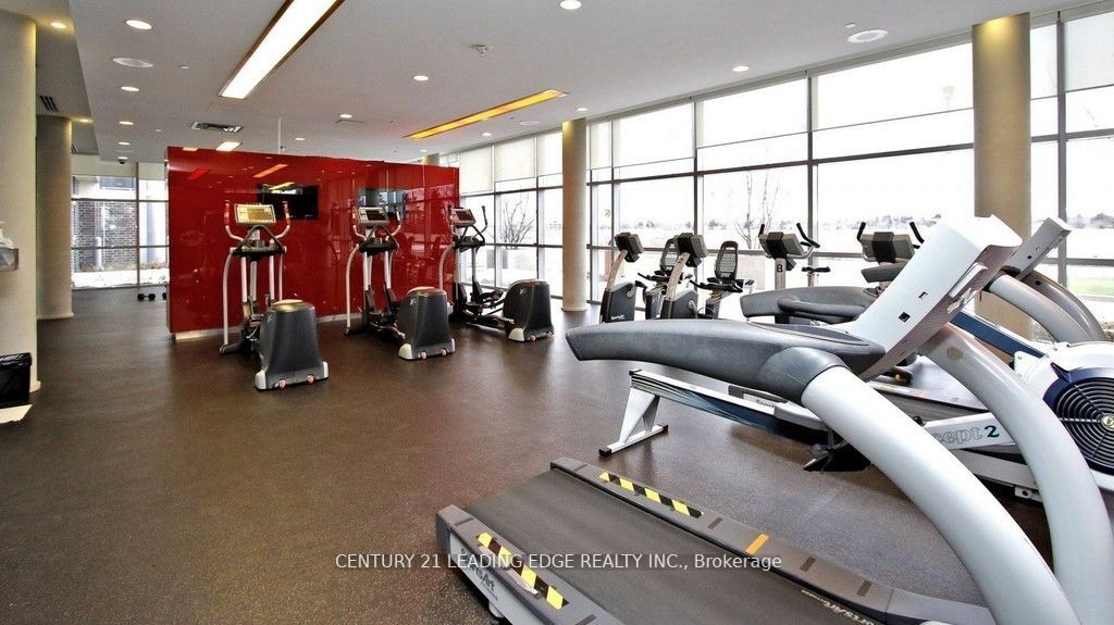 125 Village Green Sq, #806