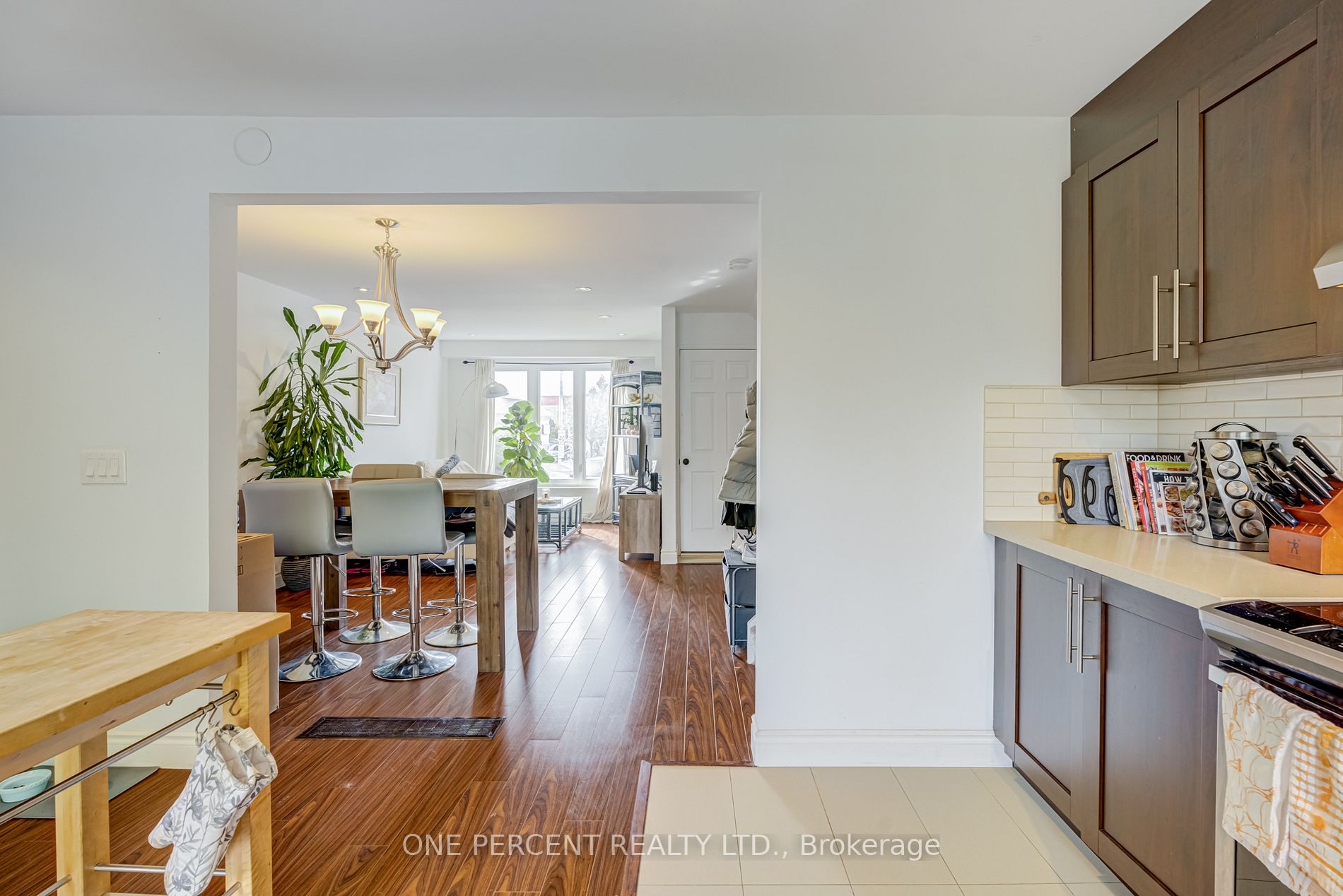 702A Krosno Blvd