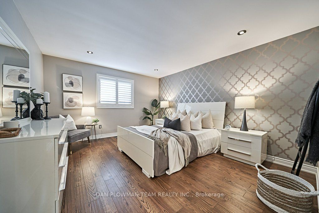 52 Wessex Dr