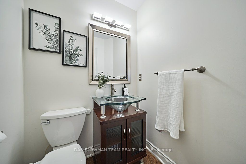 52 Wessex Dr