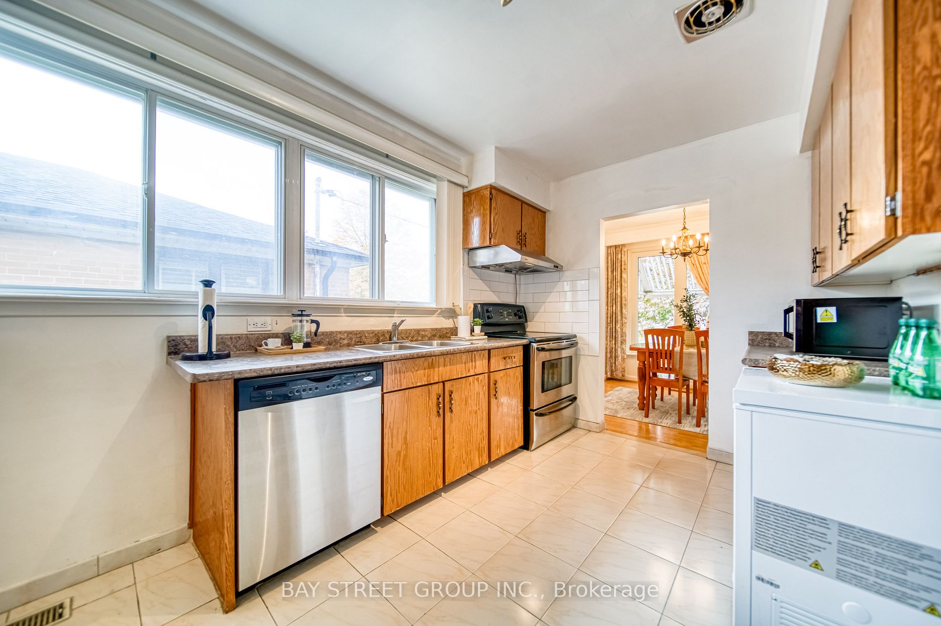 67 Araman Dr