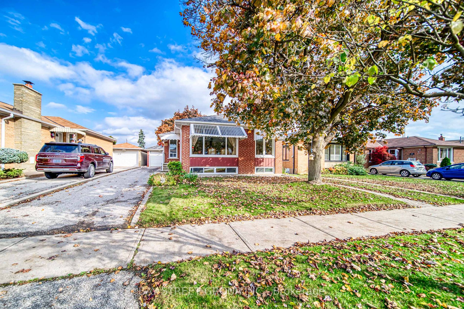 67 Araman Dr