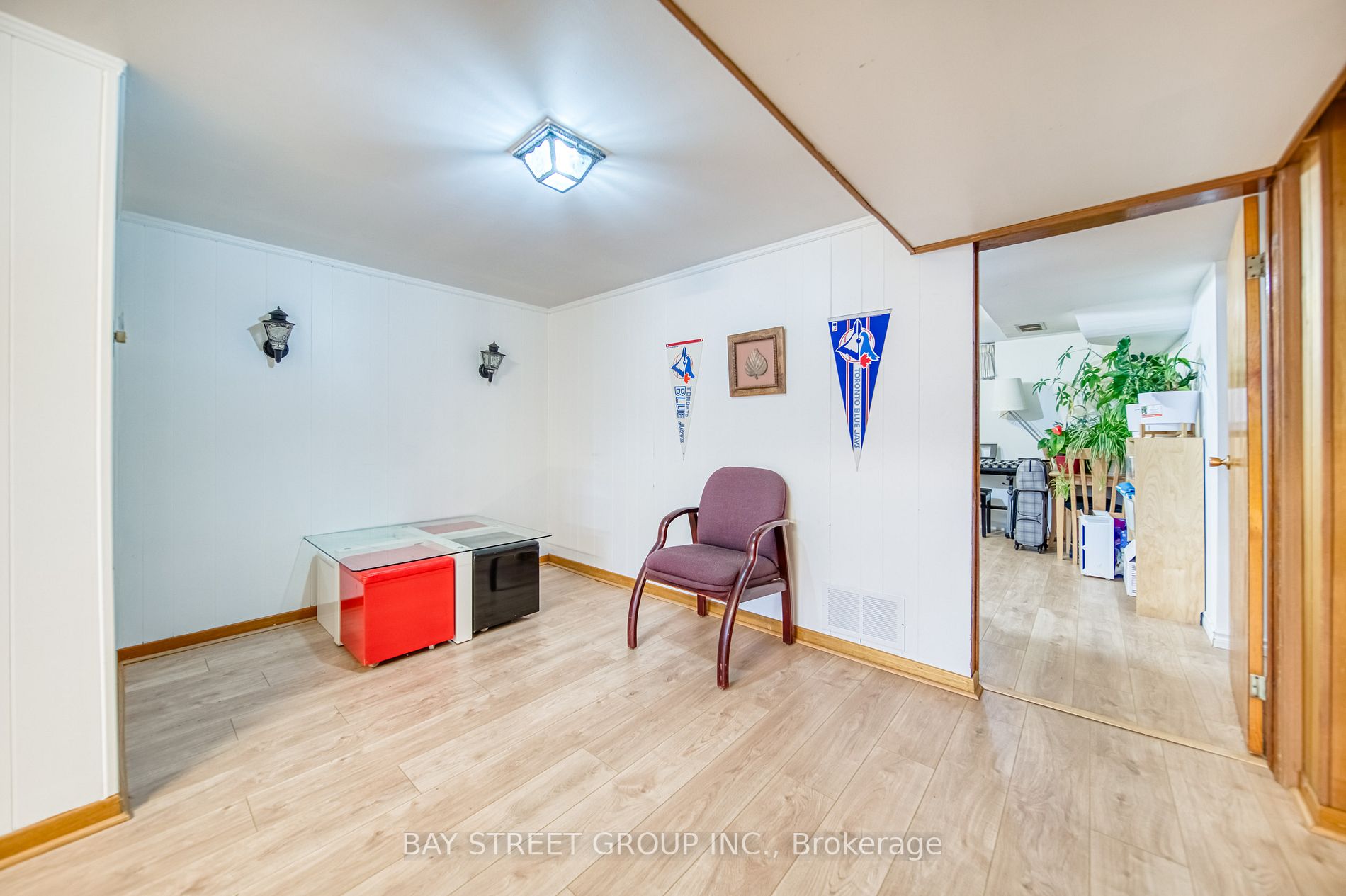67 Araman Dr