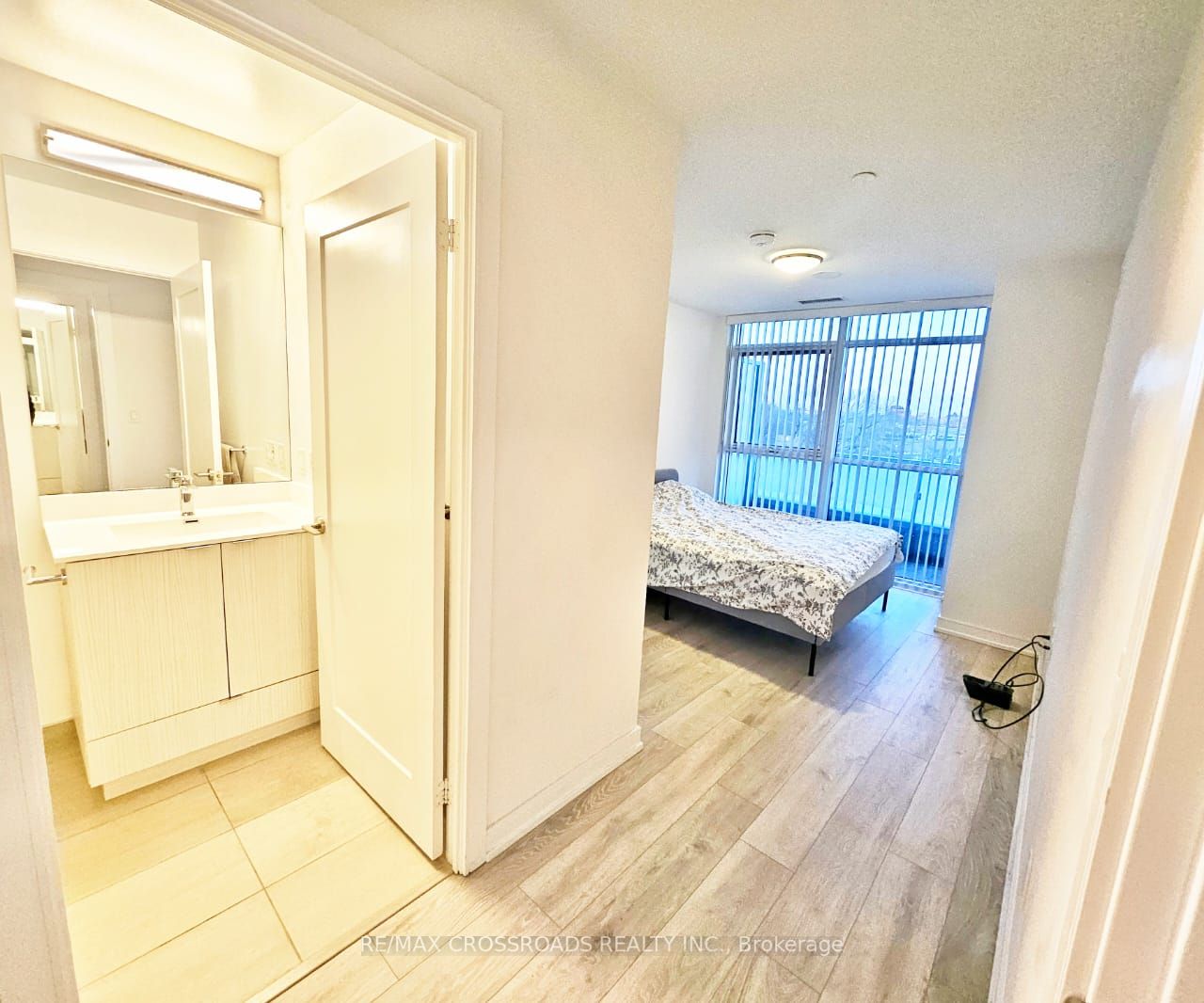 225 Village Green Sq, #212