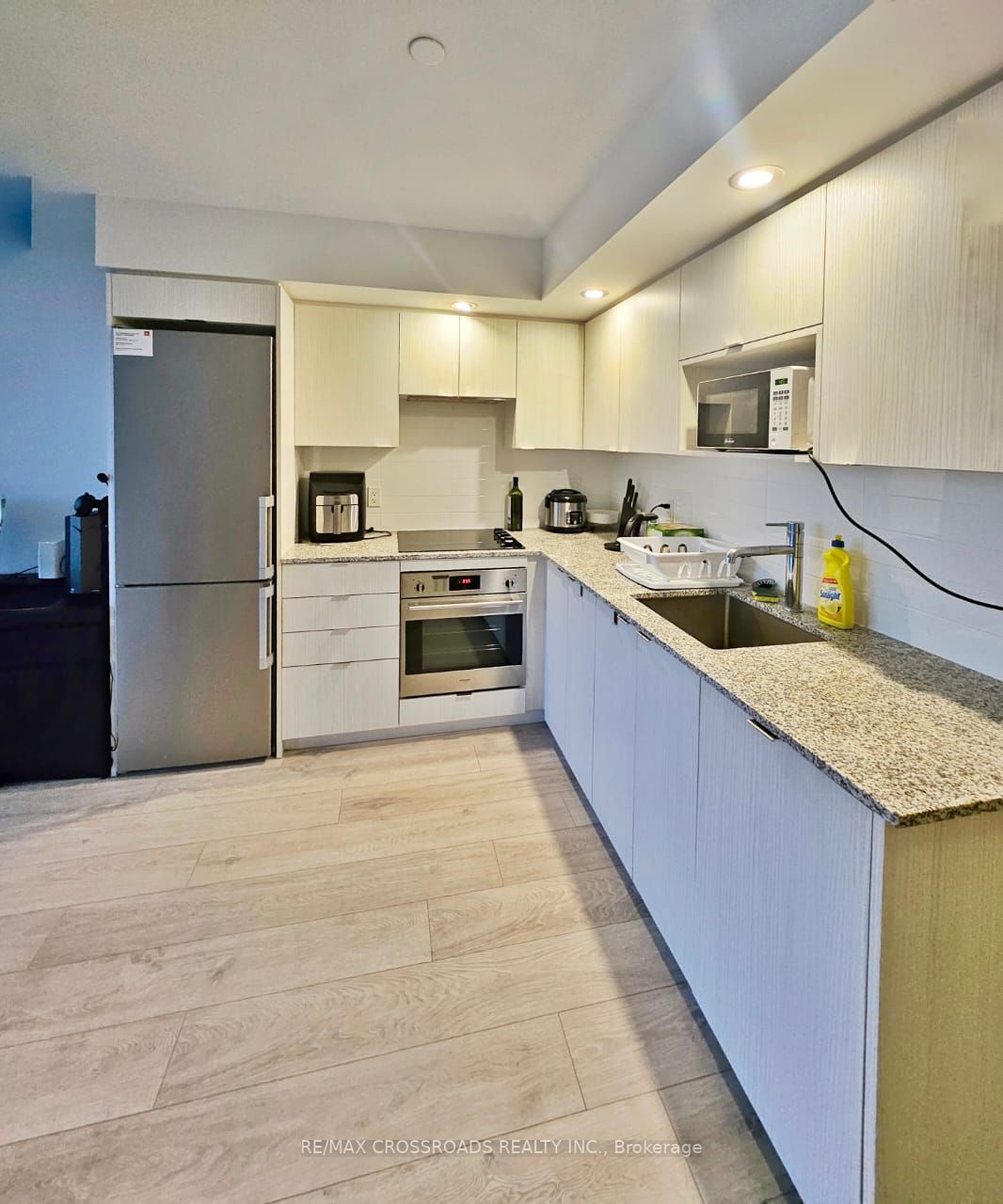 225 Village Green Sq, #212