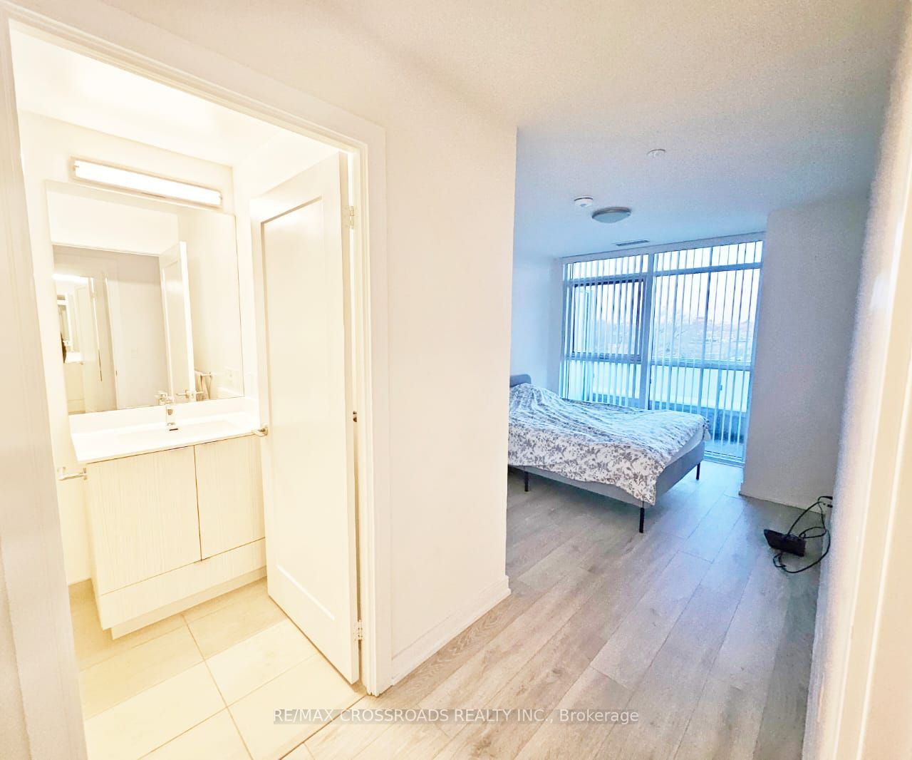 225 Village Green Sq, #212