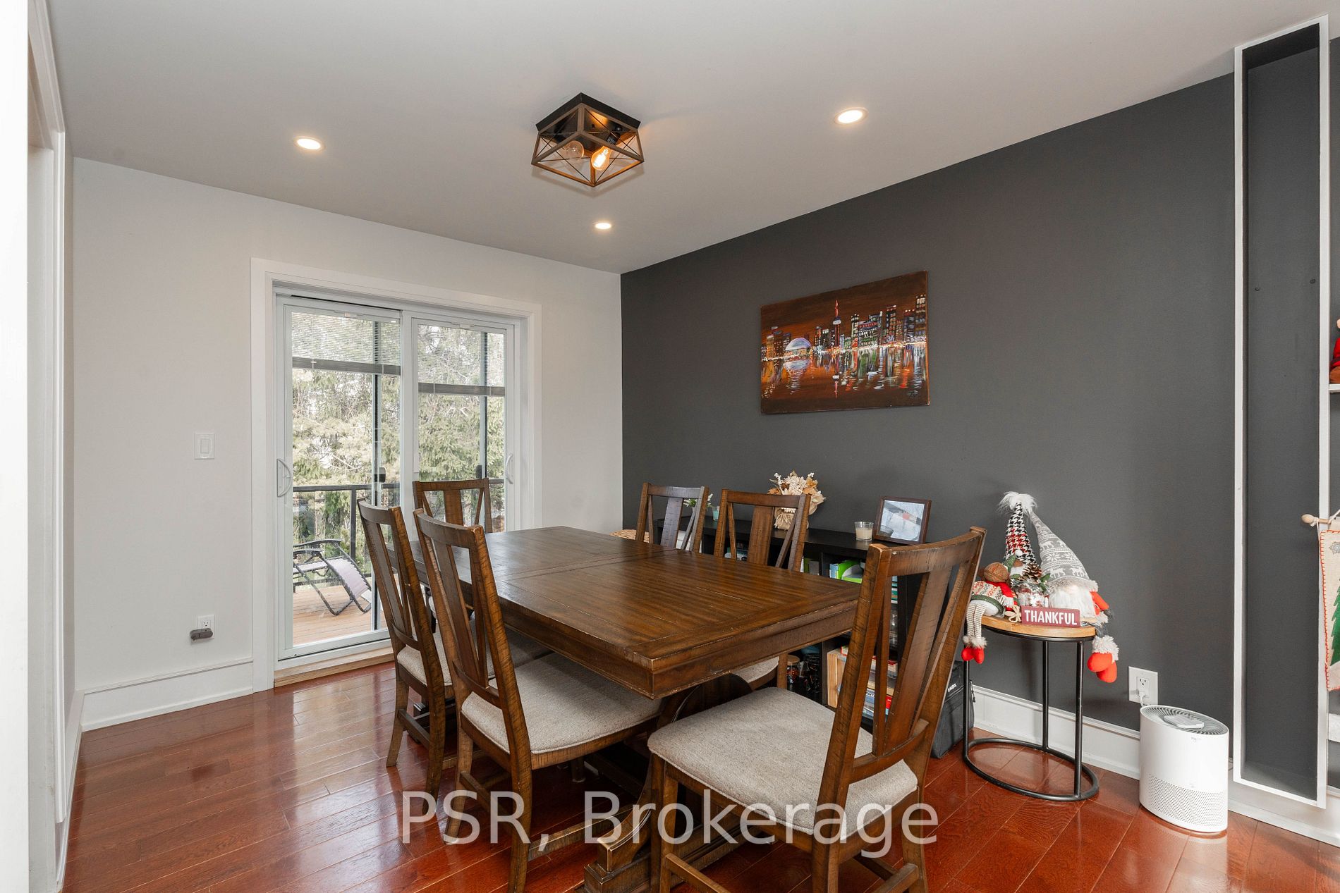 9 Farley Crt