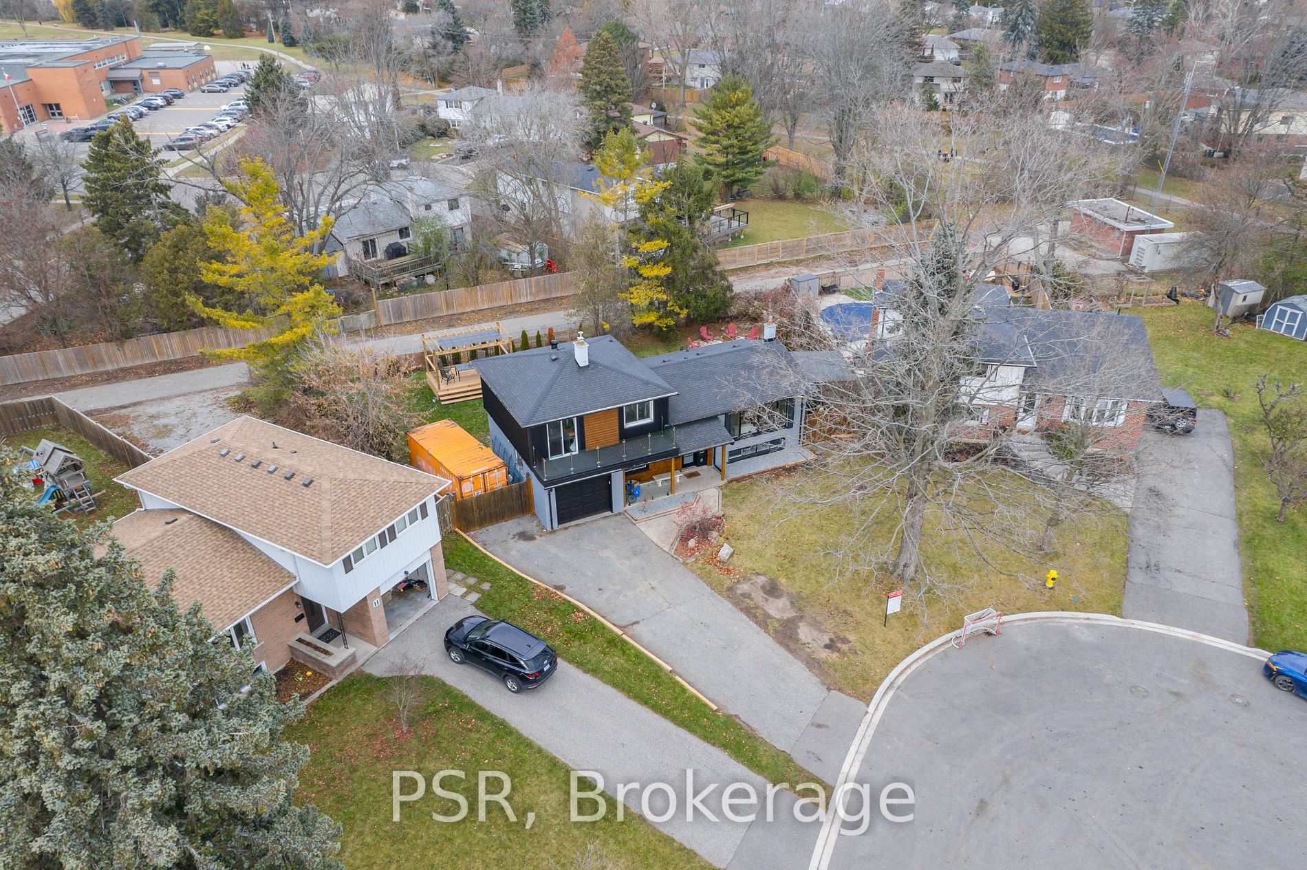 9 Farley Crt