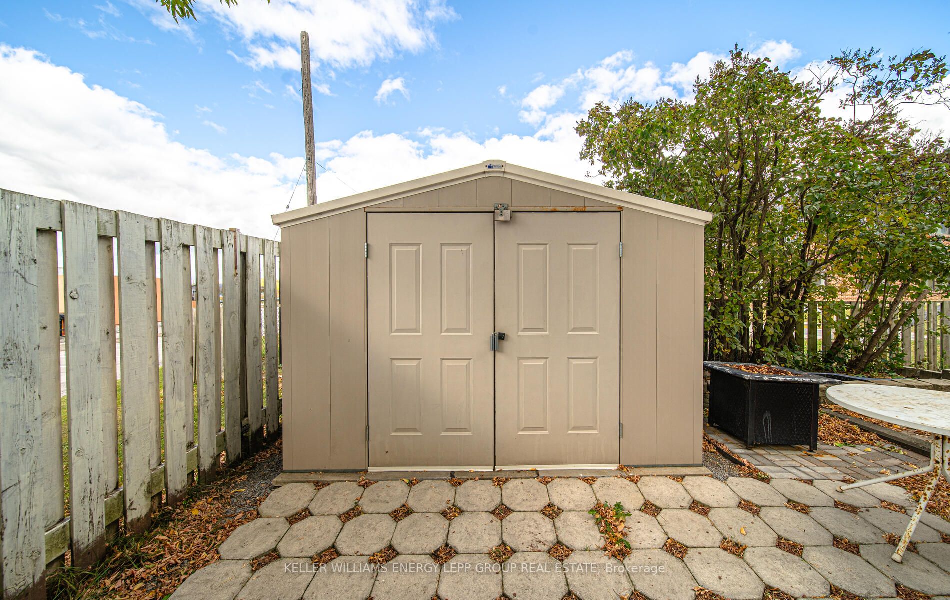 30 Greenfield Cres