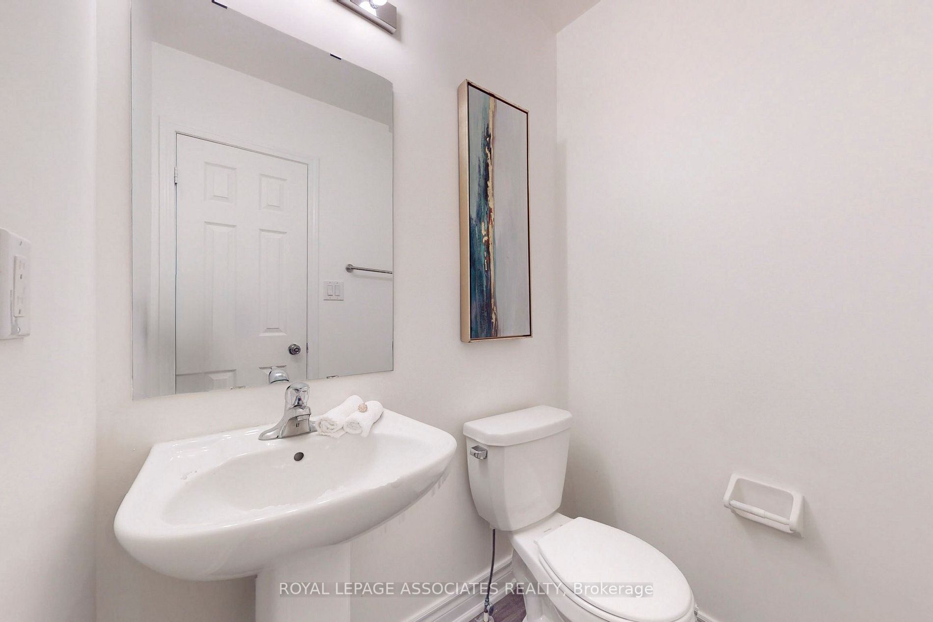 17 Camilleri Rd