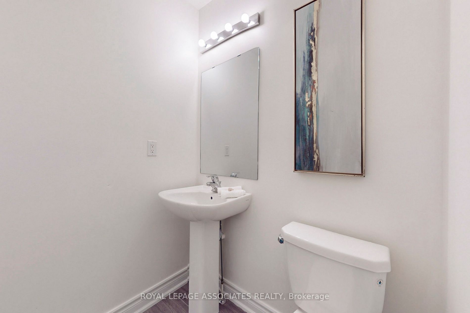 17 Camilleri Rd