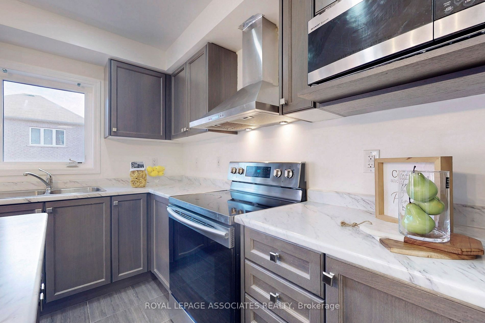 17 Camilleri Rd