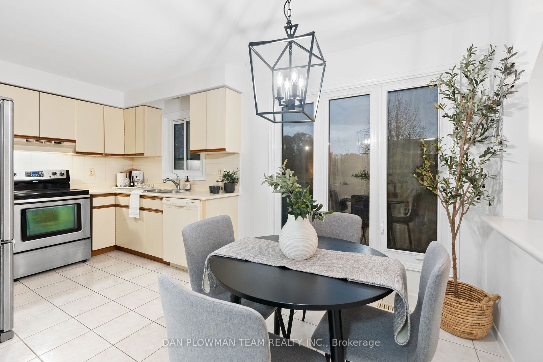 85 Panter Cres