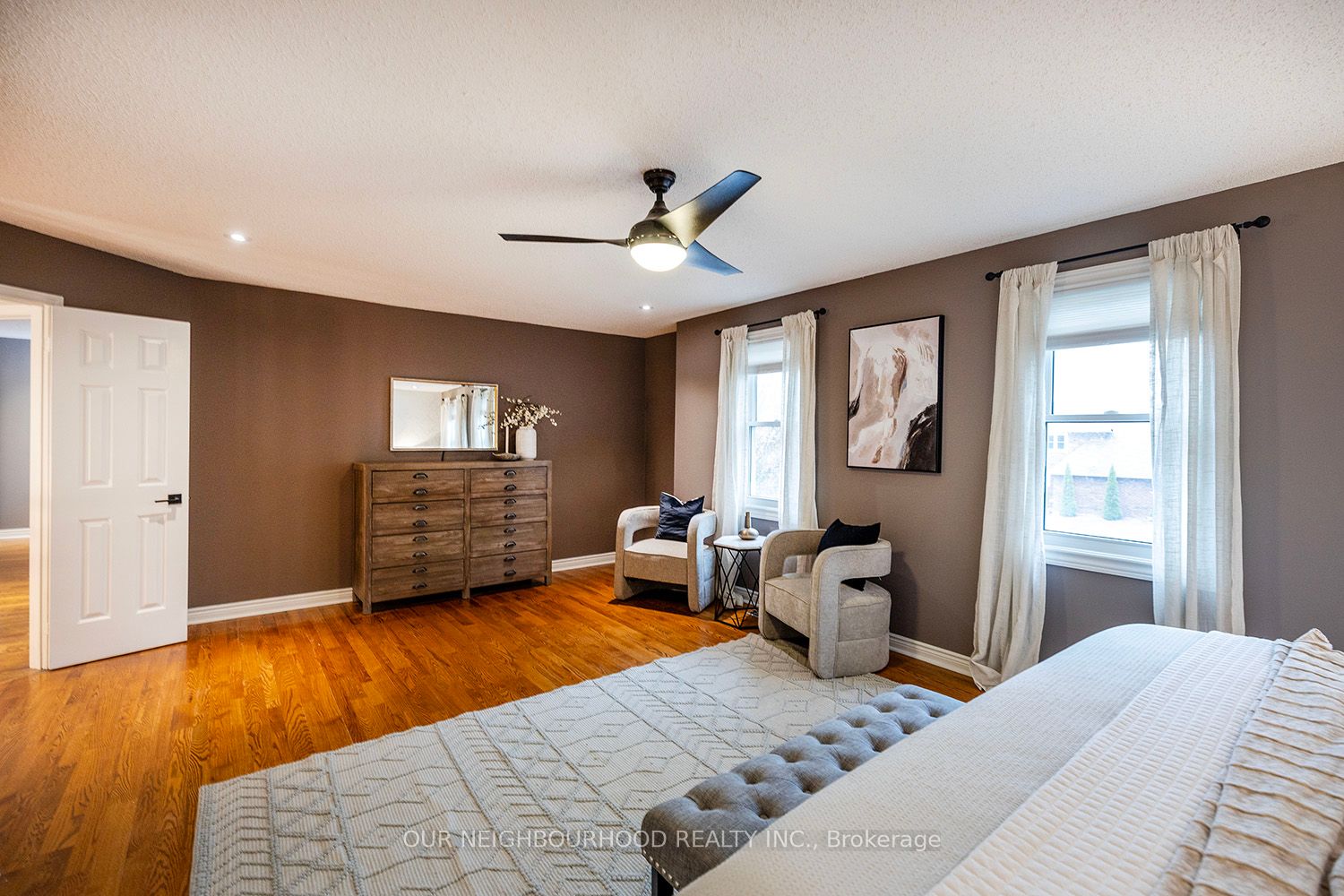 1 Mulholland Crt