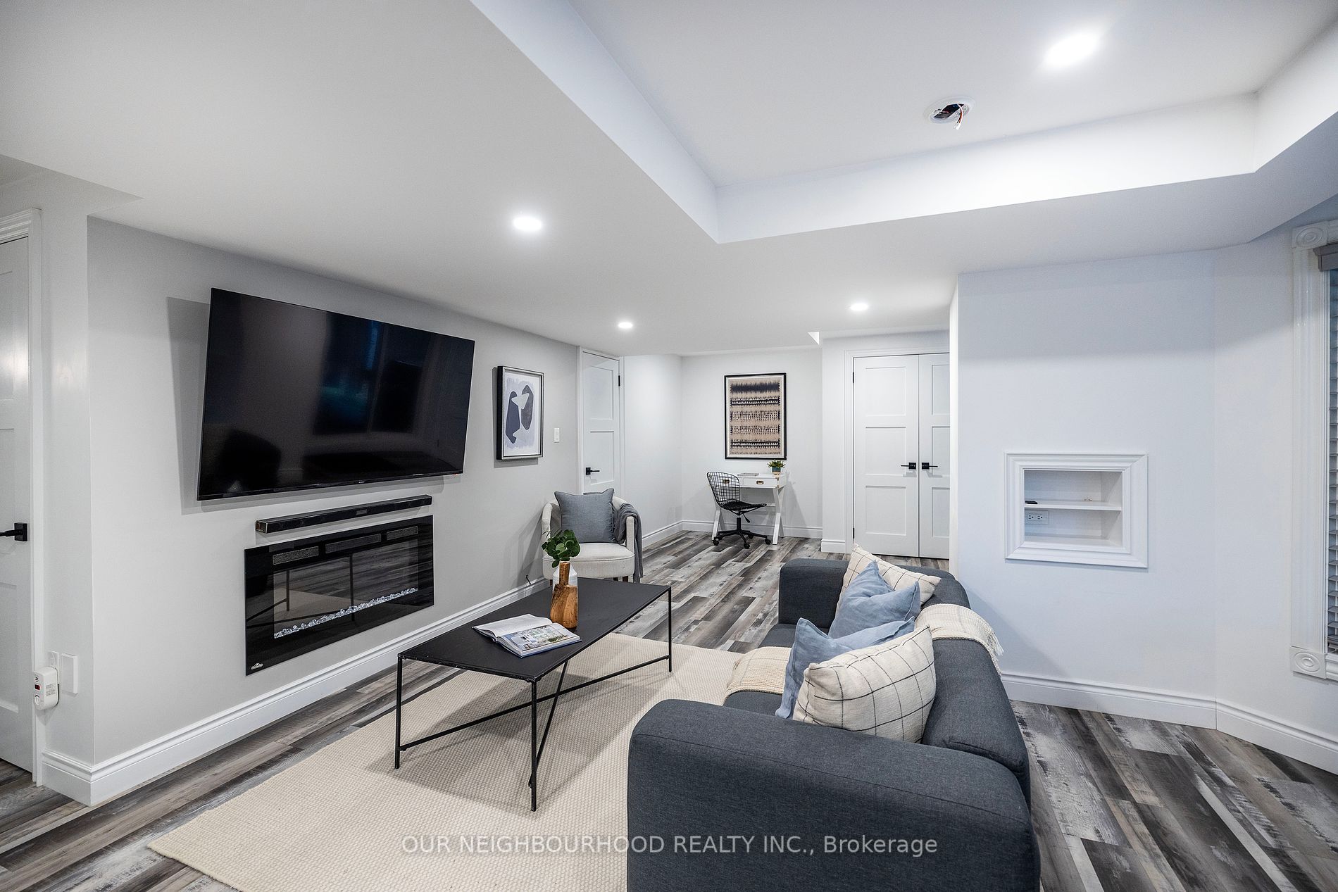 1 Mulholland Crt