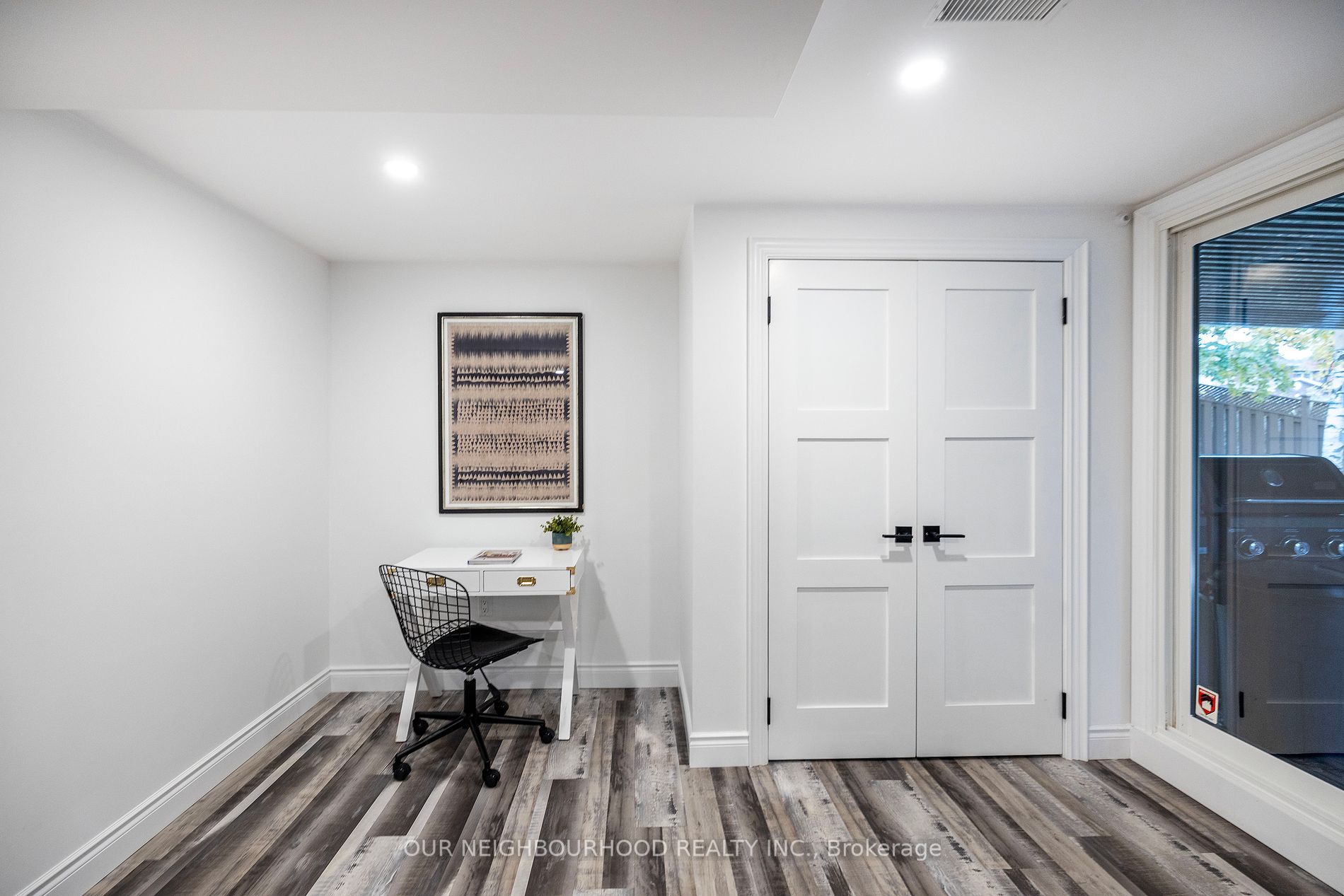 1 Mulholland Crt