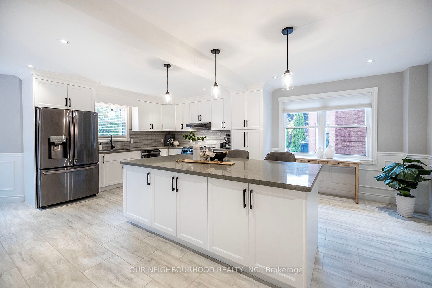 1 Mulholland Crt