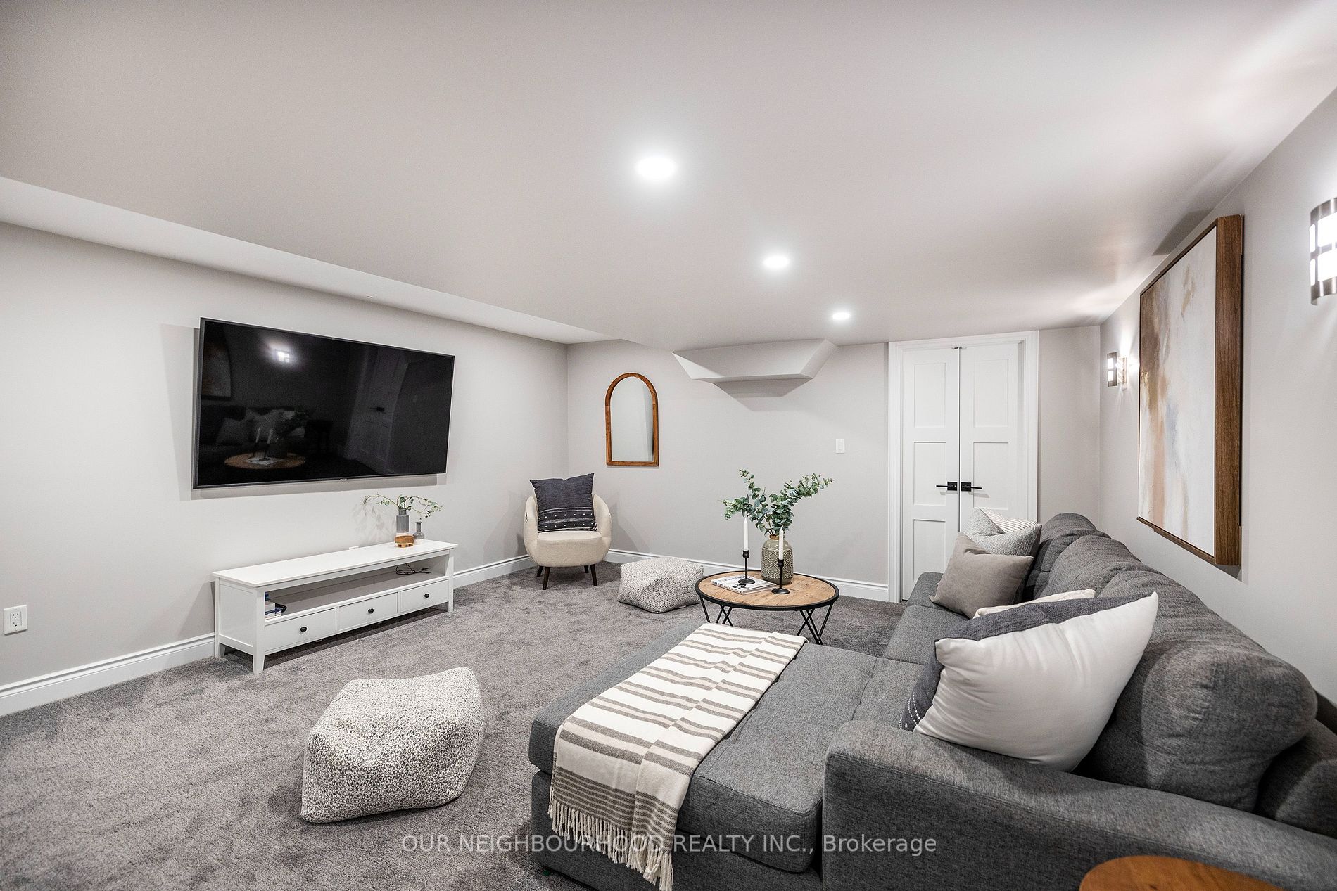 1 Mulholland Crt