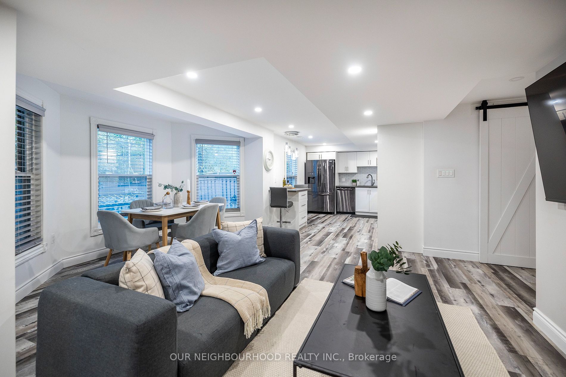 1 Mulholland Crt