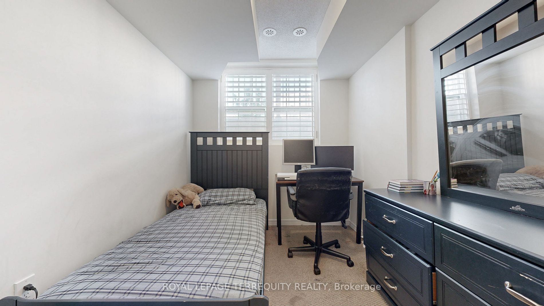 15 Island Road, #43