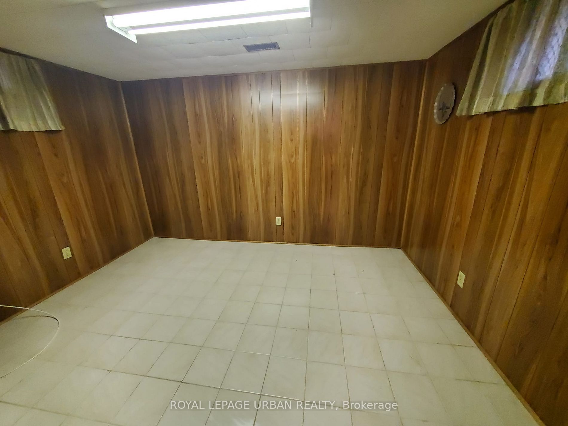 304 Linsmore Cres