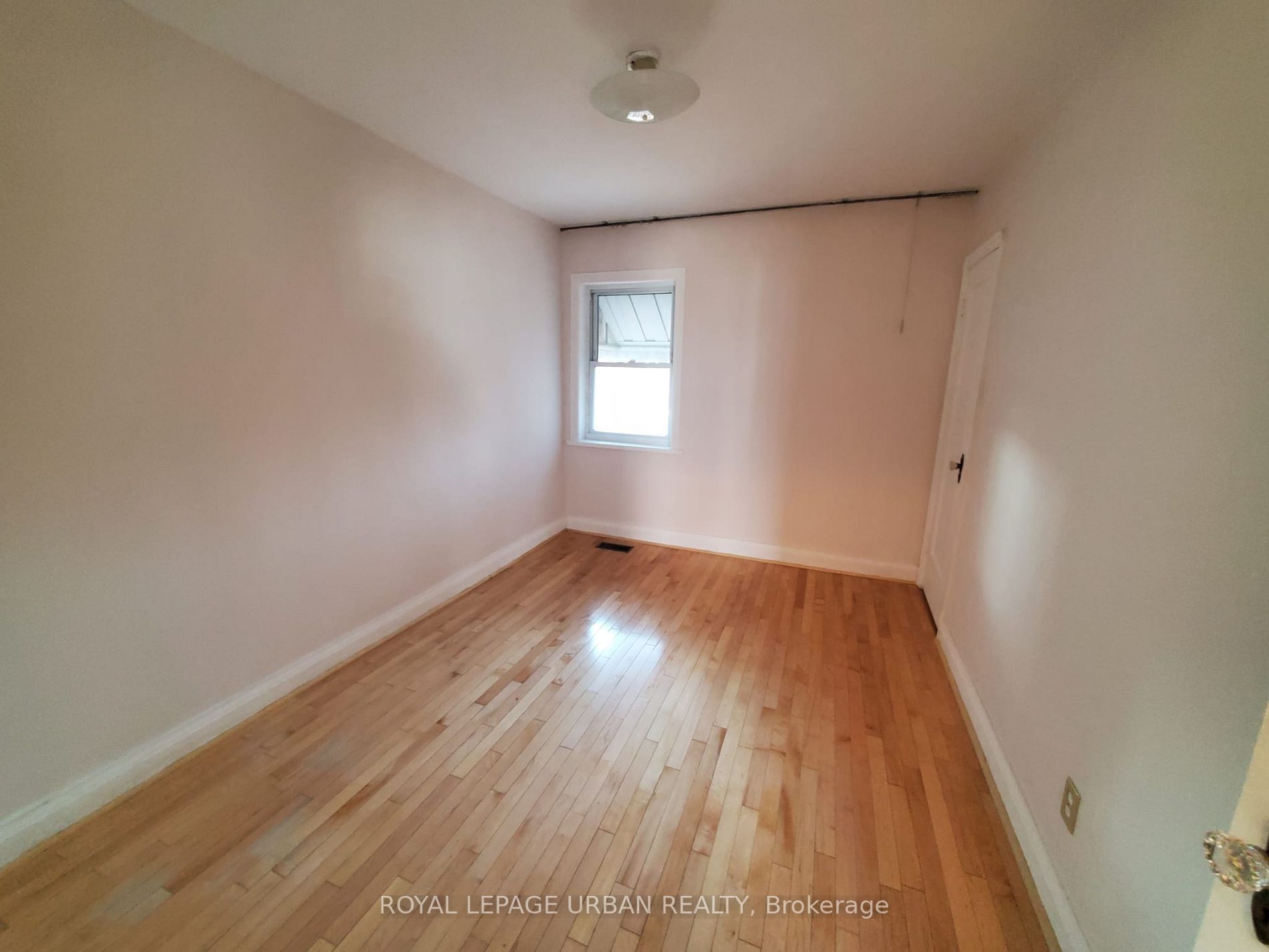 304 Linsmore Cres