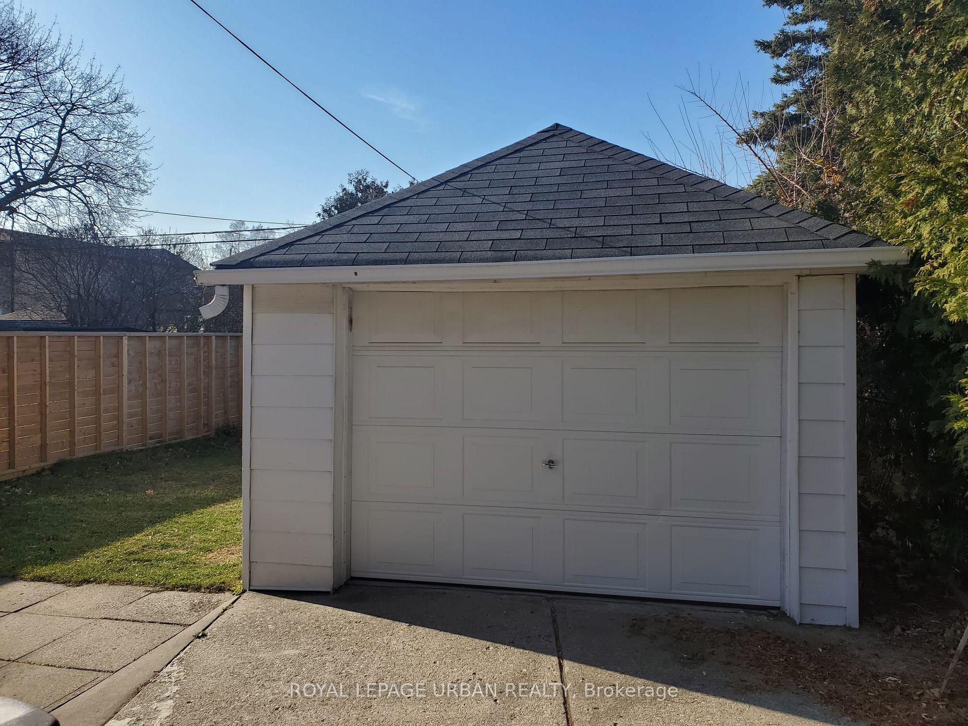 304 Linsmore Cres