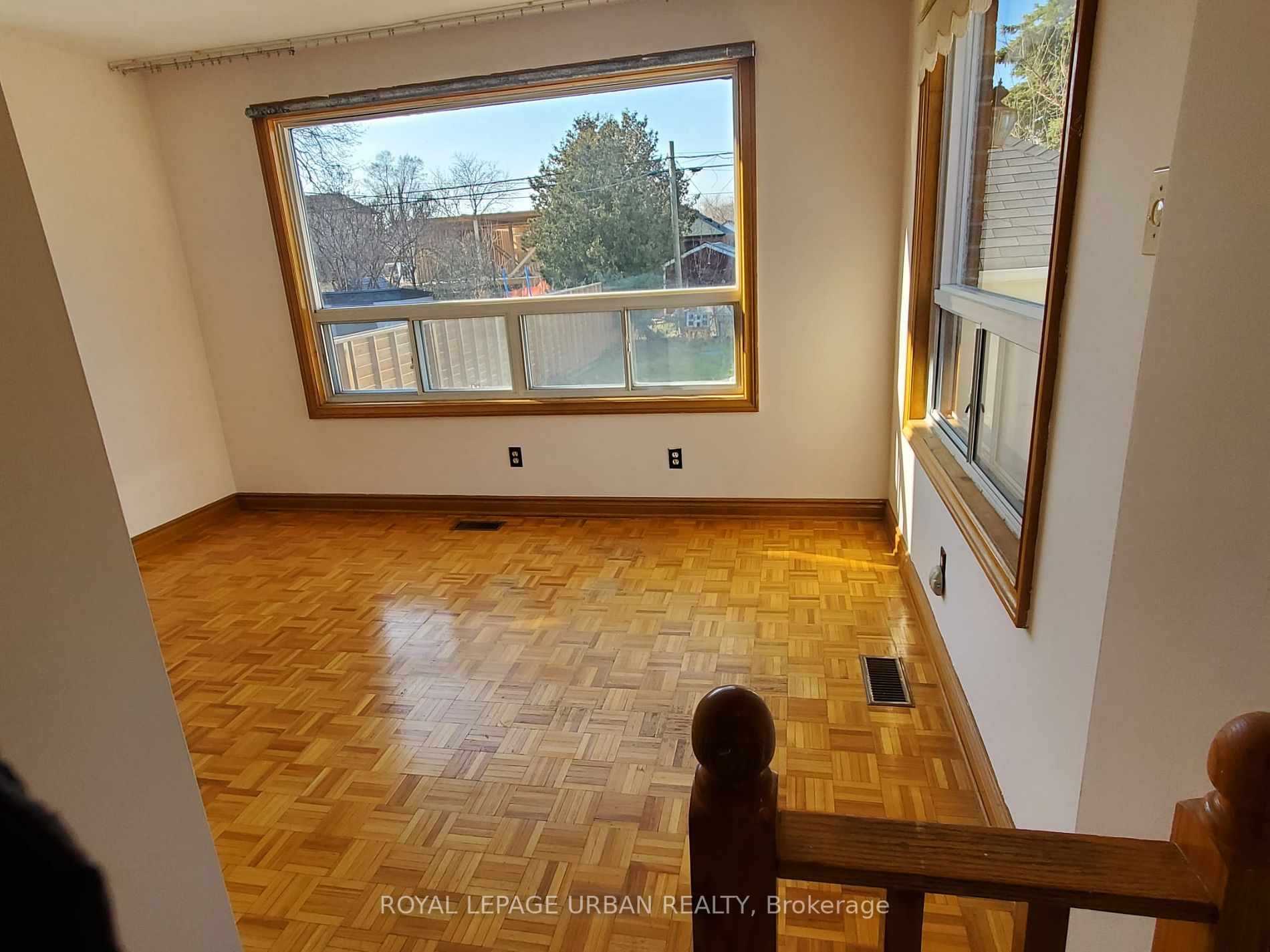 304 Linsmore Cres