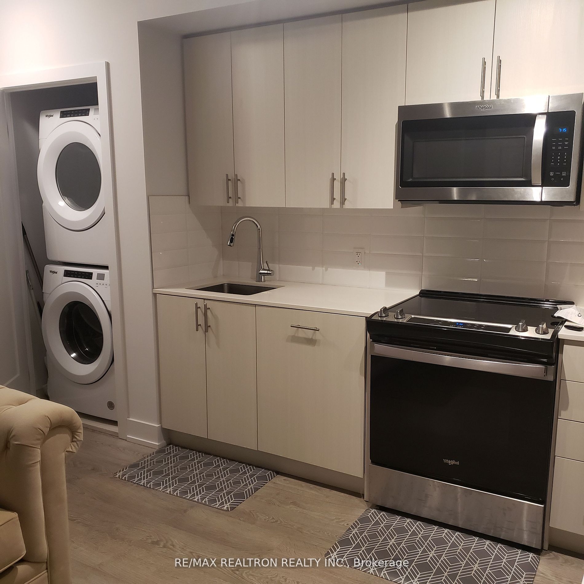 2550 Simcoe Street N, #707