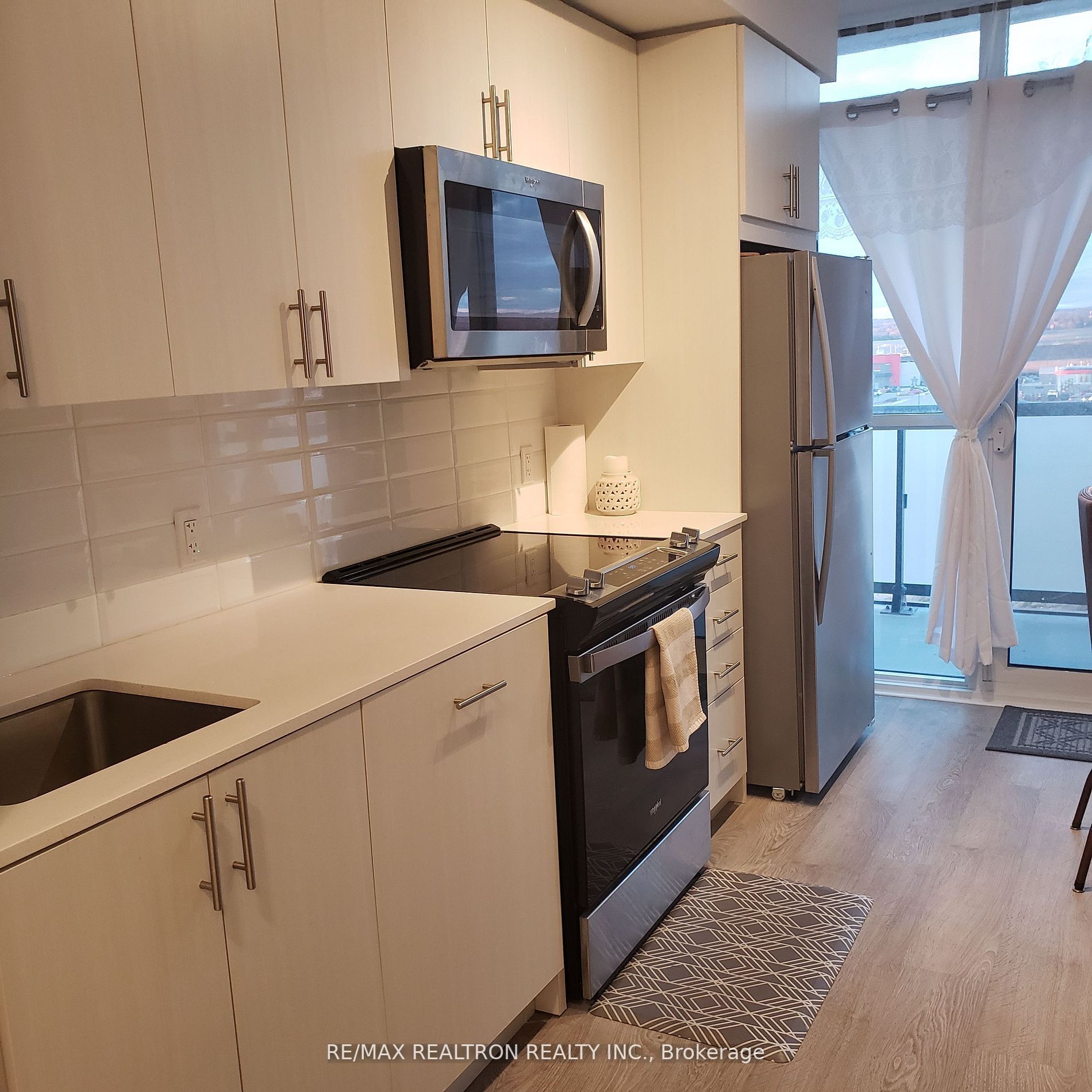 2550 Simcoe Street N, #707