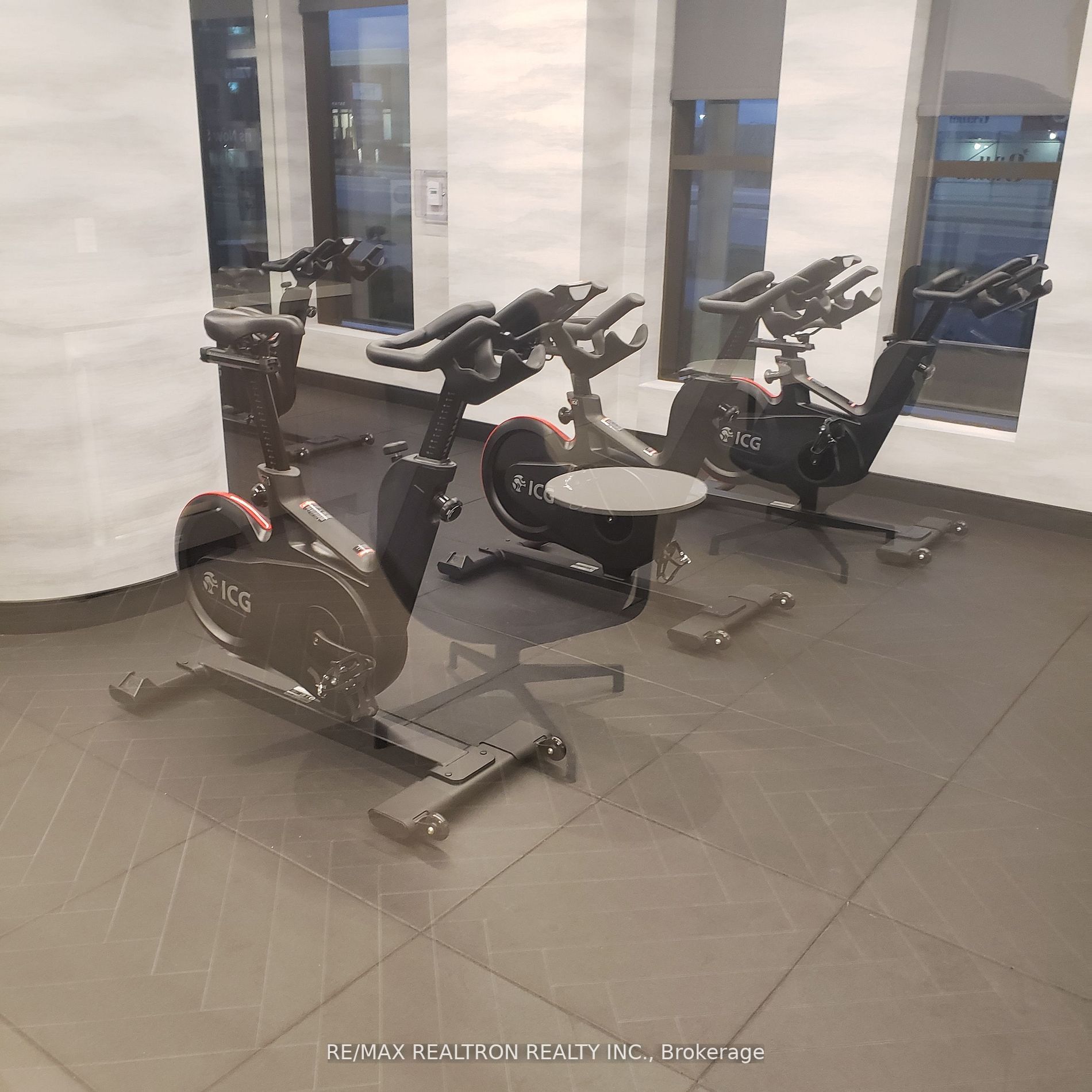 2550 Simcoe Street N, #707