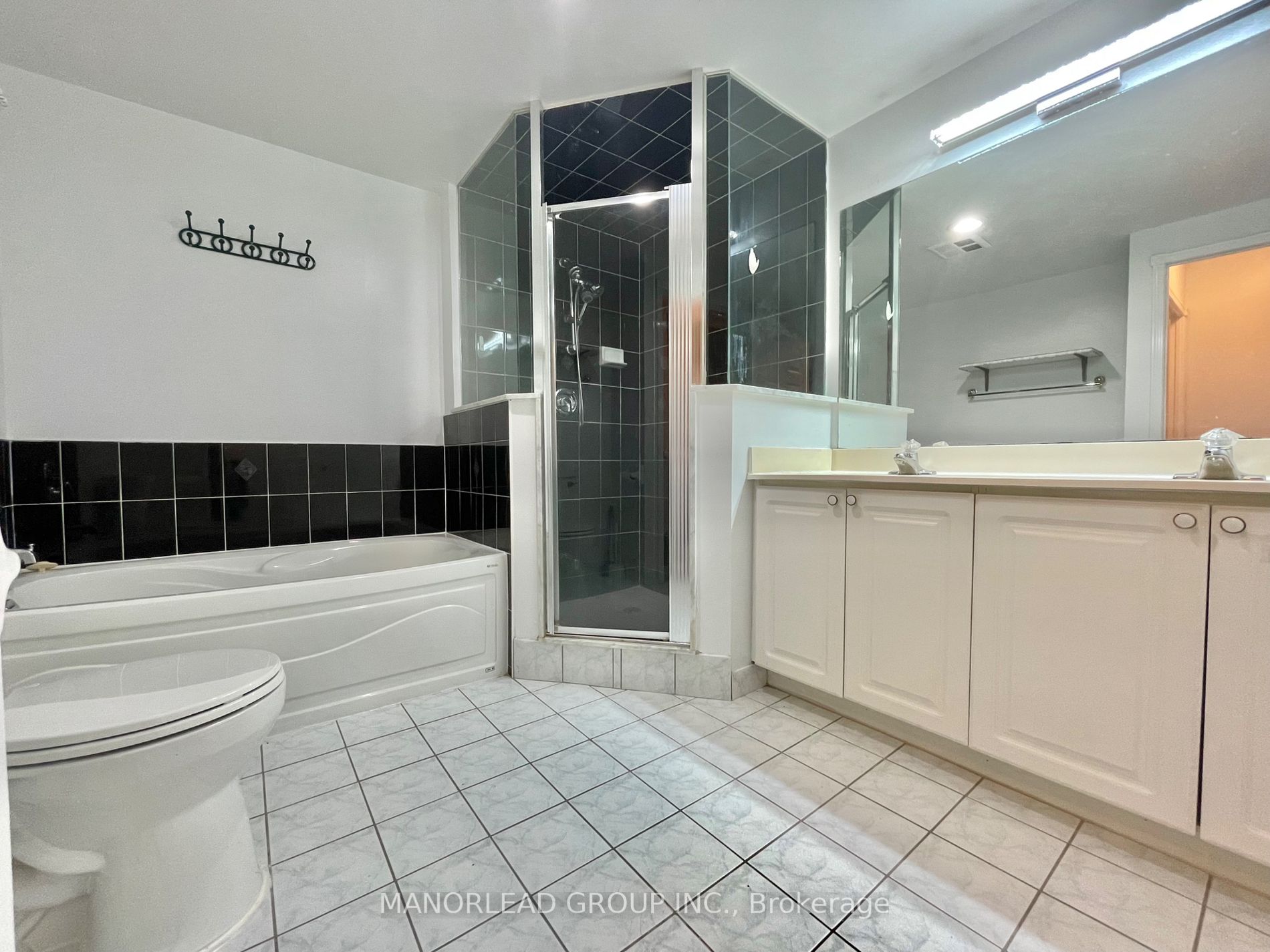 188 Bonis Ave, #604