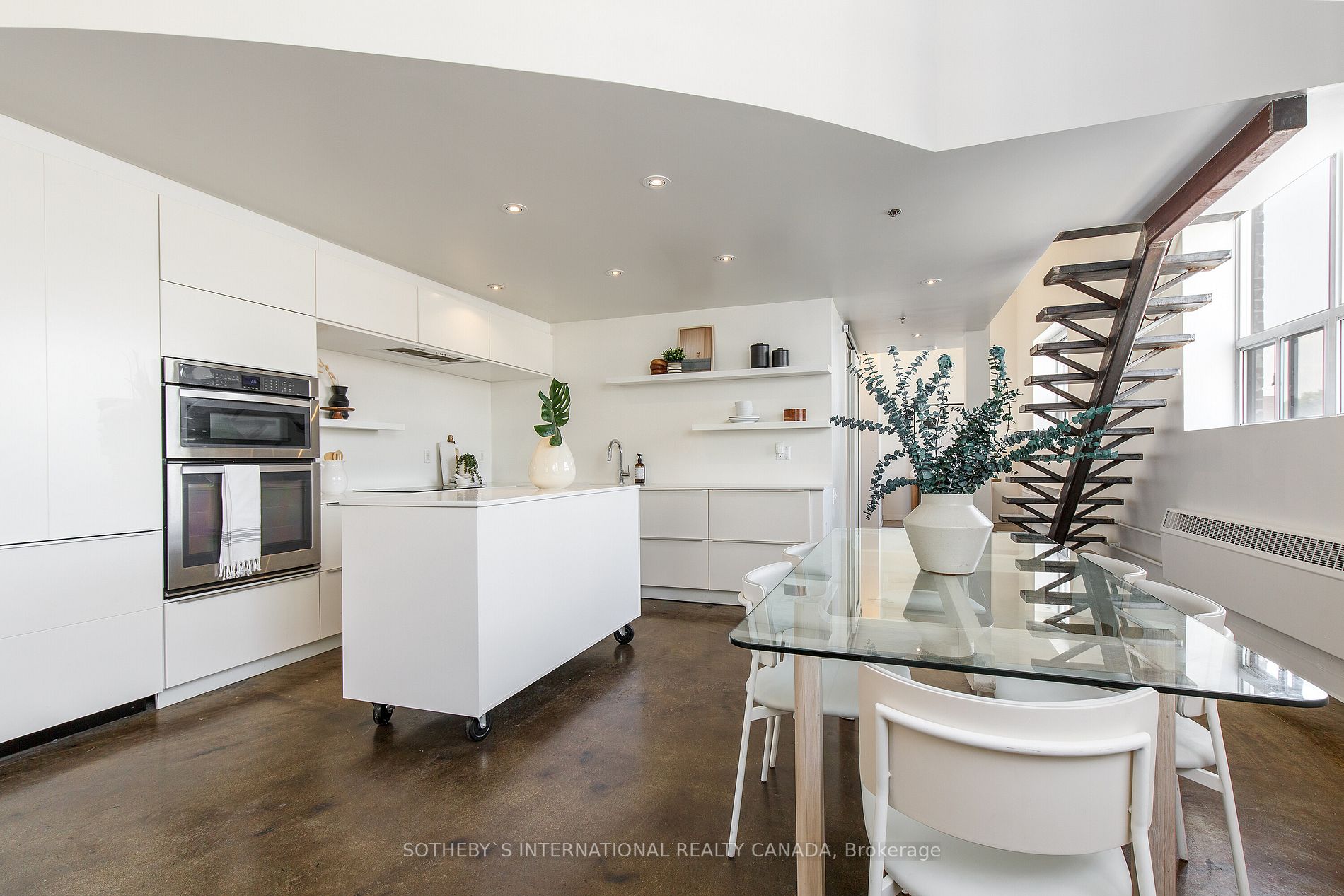 1173 Dundas Street E, #216