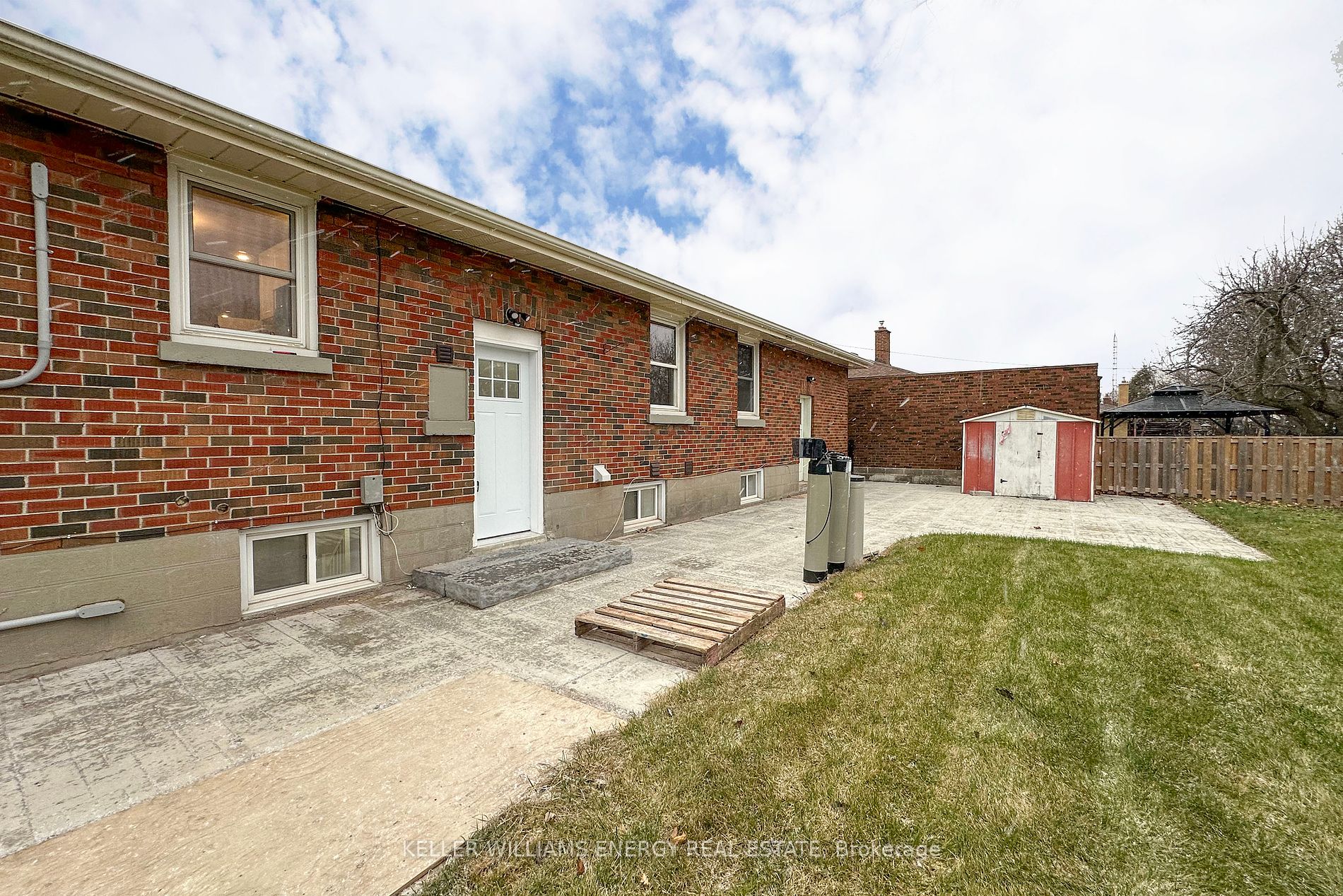 574 Olive Avenue #Lower