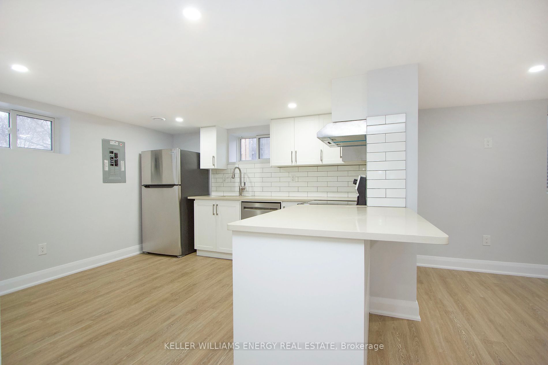 574 Olive Avenue #Lower