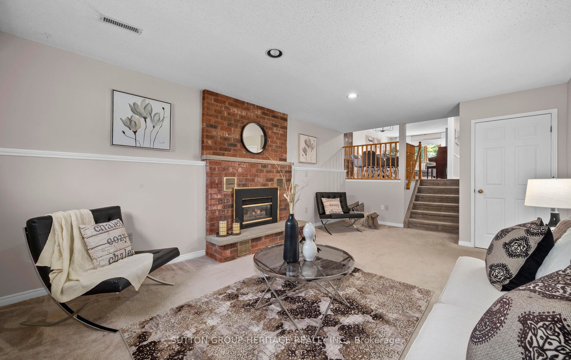 260 Glenabbey Dr