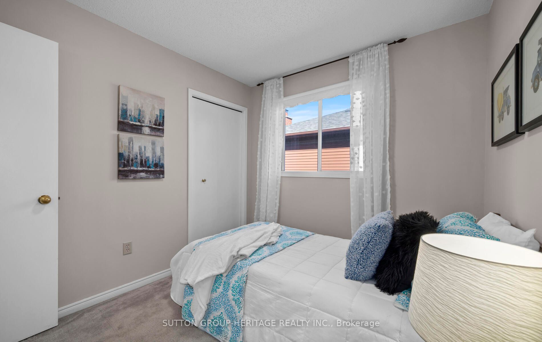 260 Glenabbey Dr